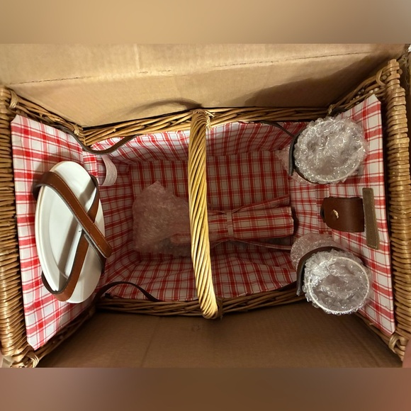 Picnic Time Piccadilly Double Lid Picnic Basket - Picture 3 of 5